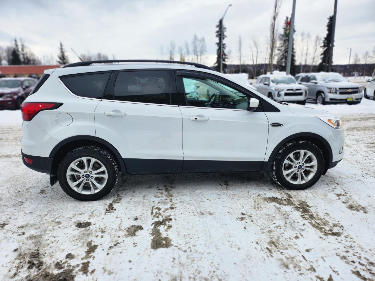 2019 White /BLACK Ford Escape SEL 4WD (1FMCU9HDXKU) with an 1.5L L4 DOHC 16V engine, 6A transmission, located at 1960 Industrial Drive, Wasilla, 99654, (907) 274-2277, 61.573475, -149.400146 - Photo#7